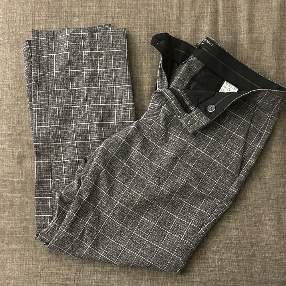 Women’s Banana Republic Plaid dress pants - Avery style